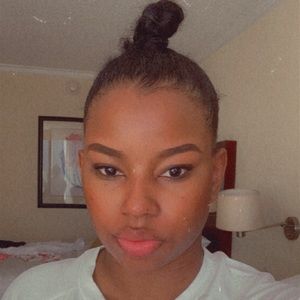 Meet your Posher, Whitney